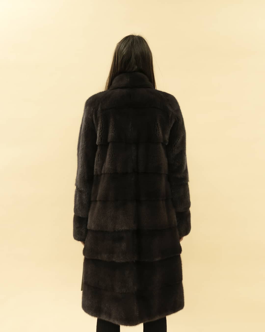 Женская шуба (black лама)