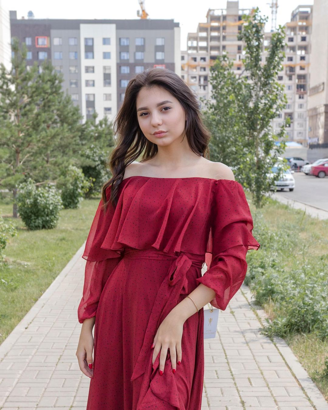 Кружевное платье бордового оттенка (шифоновое)